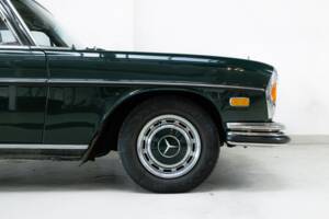 Image 19/26 of Mercedes-Benz 280 SE 4,5 (1972)