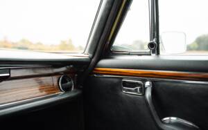Image 45/50 of Mercedes-Benz 300 SEL 6.3 (1970)