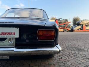 Image 8/27 of Alfa Romeo 1750 GT Veloce (1969)