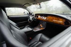 Image 23/42 of Jaguar XK8 4.0 (1999)