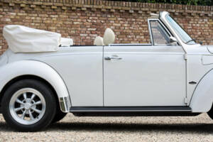 Immagine 46/50 di Volkswagen Kever 1303 &quot;Triple White&quot; (1977)