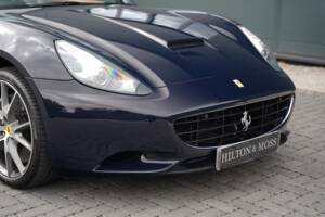 Image 29/50 de Ferrari California (2012)