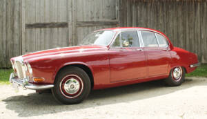 Image 2/22 of Daimler Sovereign 4.2 (1969)