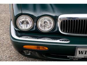 Bild 18/32 von Jaguar XJ 8 Executive (1998)