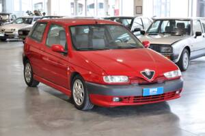 Afbeelding 6/29 van Alfa Romeo 145 Quadrifoglio Verde (1996)