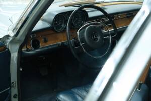 Image 21/50 of Mercedes-Benz 300 SEL 3.5 (1972)