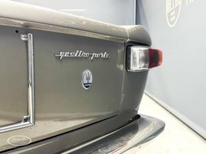 Image 24/44 of Maserati Quattroporte 4200 (1968)