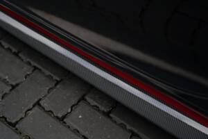 Image 42/50 of Aston Martin Vanquish S Volante (2018)