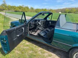 Image 8/11 de BMW 318i (1993)