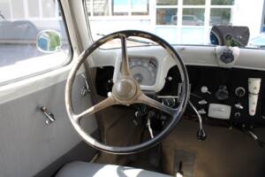 Image 29/50 of Citroën Traction Avant 11 Familiale (1955)