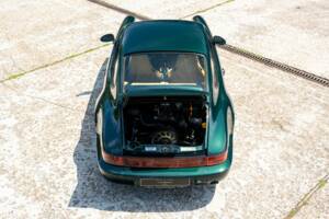 Image 32/35 of Porsche 911 Carrera 2 (1990)