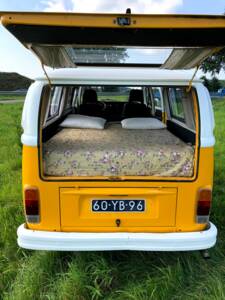 Image 43/50 of Volkswagen T2 a&#x2F;b (1977)