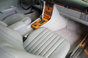 Image 18/38 de Mercedes-Benz 560 SL (1987)