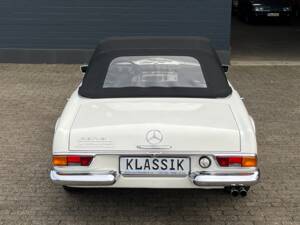 Image 15/100 of Mercedes-Benz 280 SL (1970)