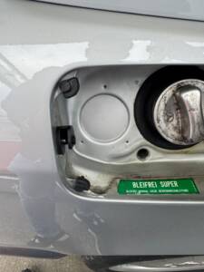 Image 9/32 of Mercedes-Benz 230 E (1987)