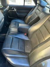 Image 8/10 of Mercedes-Benz 190 E 2.3-16 (1986)