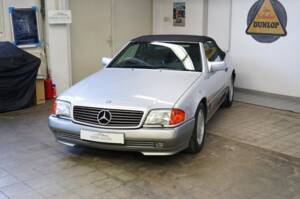 Image 8/42 of Mercedes-Benz 500 SL (1992)