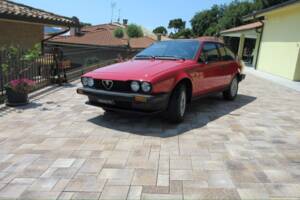 Image 1/31 de Alfa Romeo GTV 2.0 (1982)