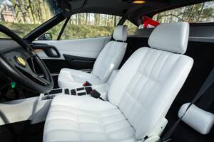 Image 24/33 of Ferrari 208 GTB Turbo (1987)