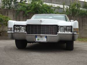 Immagine 8/50 di Cadillac DeVille Convertible (1969)