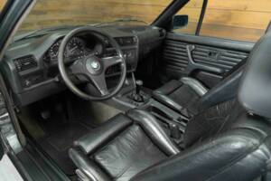 Afbeelding 2/8 van BMW 320i (1989)