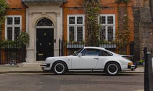 Image 2/33 of Porsche 911 Carrera 3.2 (1988)