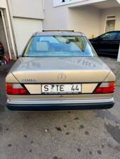 Afbeelding 7/14 van Mercedes-Benz 200 E (1989)
