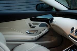 Image 29/48 of Mercedes-Benz S 63 AMG S 4MATIC (2018)