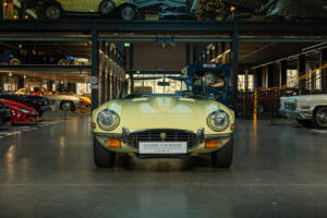 Image 4/28 of Jaguar E-Type V12 (1974)