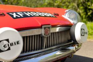 Image 12/50 of MG MGB GT (1970)