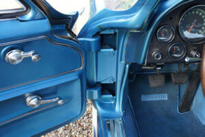 Bild 18/50 von Chevrolet Corvette Sting Ray (1966)