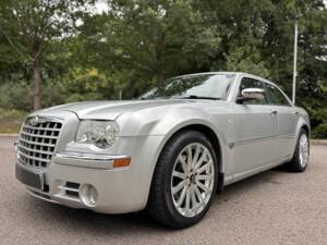 Image 20/50 of Chrysler 300 S (2008)