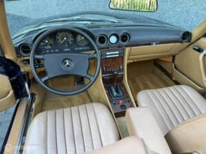 Image 14/22 de Mercedes-Benz 560 SL (1984)