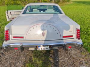Image 2/5 of Lincoln Continental Mark V Cartier (1979)