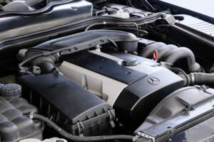 Image 29/46 of Mercedes-Benz SL 320 (1998)