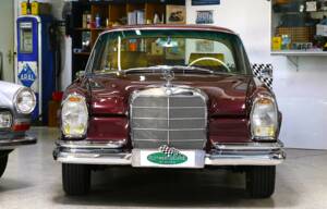 Bild 2/39 von Mercedes-Benz 220 SE b (1964)