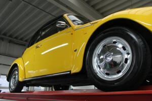 Image 36/50 of Volkswagen Coccinelle 1303 (1976)