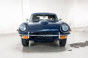 Image 2/36 of Jaguar E-Type (1969)