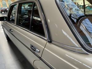 Afbeelding 13/40 van Mercedes-Benz 230 E (1983)