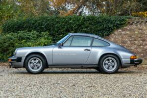 Immagine 28/50 di Porsche 911 Carrera 3.2 "25 years 911" (1988)