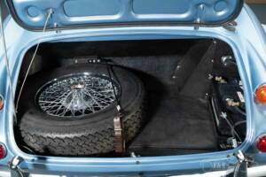 Image 16/19 de Austin-Healey 3000 Mk III (BJ8) (1967)