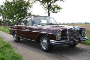 Image 3/58 of Mercedes-Benz 280 SE (1968)