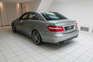Bild 3/19 von Mercedes-Benz E 63 AMG (2009)