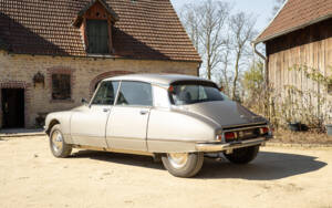 Image 6/53 of Citroën DS 23 Pallas (1972)