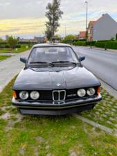 Image 2/22 of BMW 323i (1982)