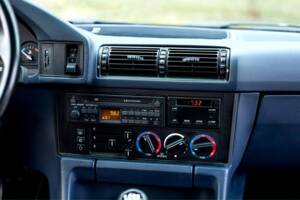 Image 17/55 of BMW 525ix (1993)