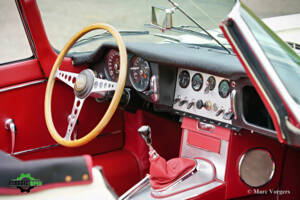 Image 13/65 de Jaguar E-Type 3.8 Flat Floor (1961)
