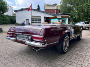 Image 35/40 de Mercedes-Benz 280 SL (1968)