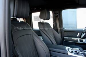 Image 20/32 of Mercedes-Benz G 500 (LWB) (2023)