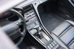 Image 32/50 of Porsche 928 GTS (1993)